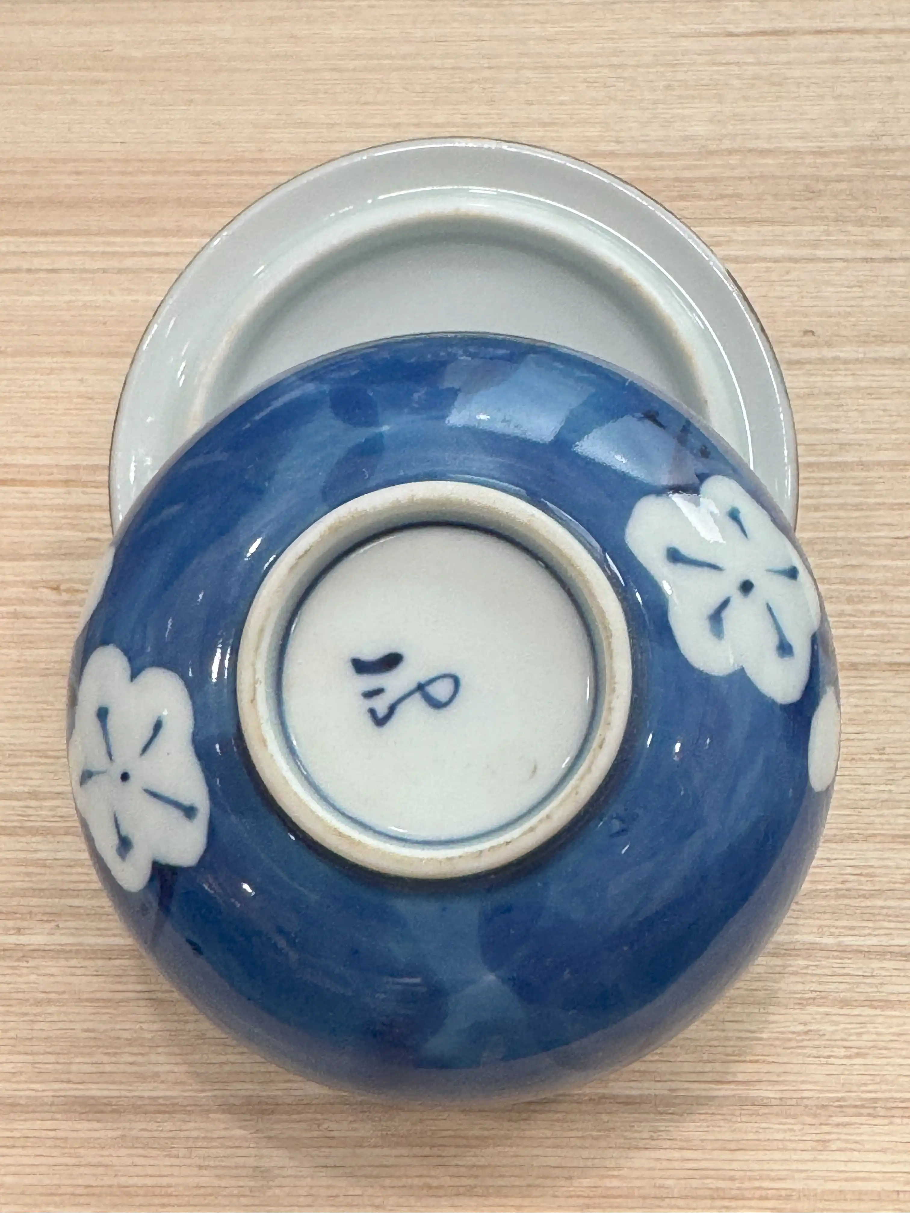 Bộ ấm và tách trà Arita-yaki