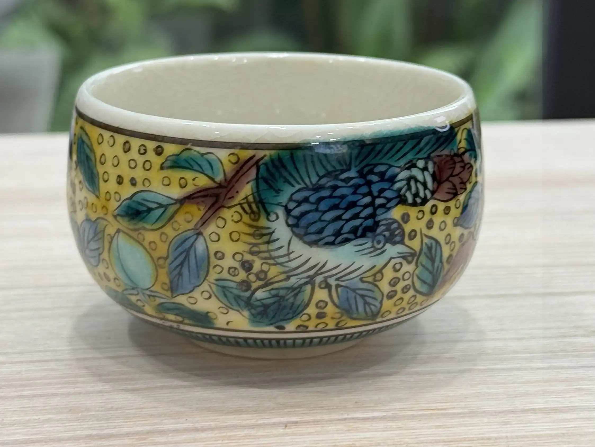 Bộ ấm và tách trà Kutani