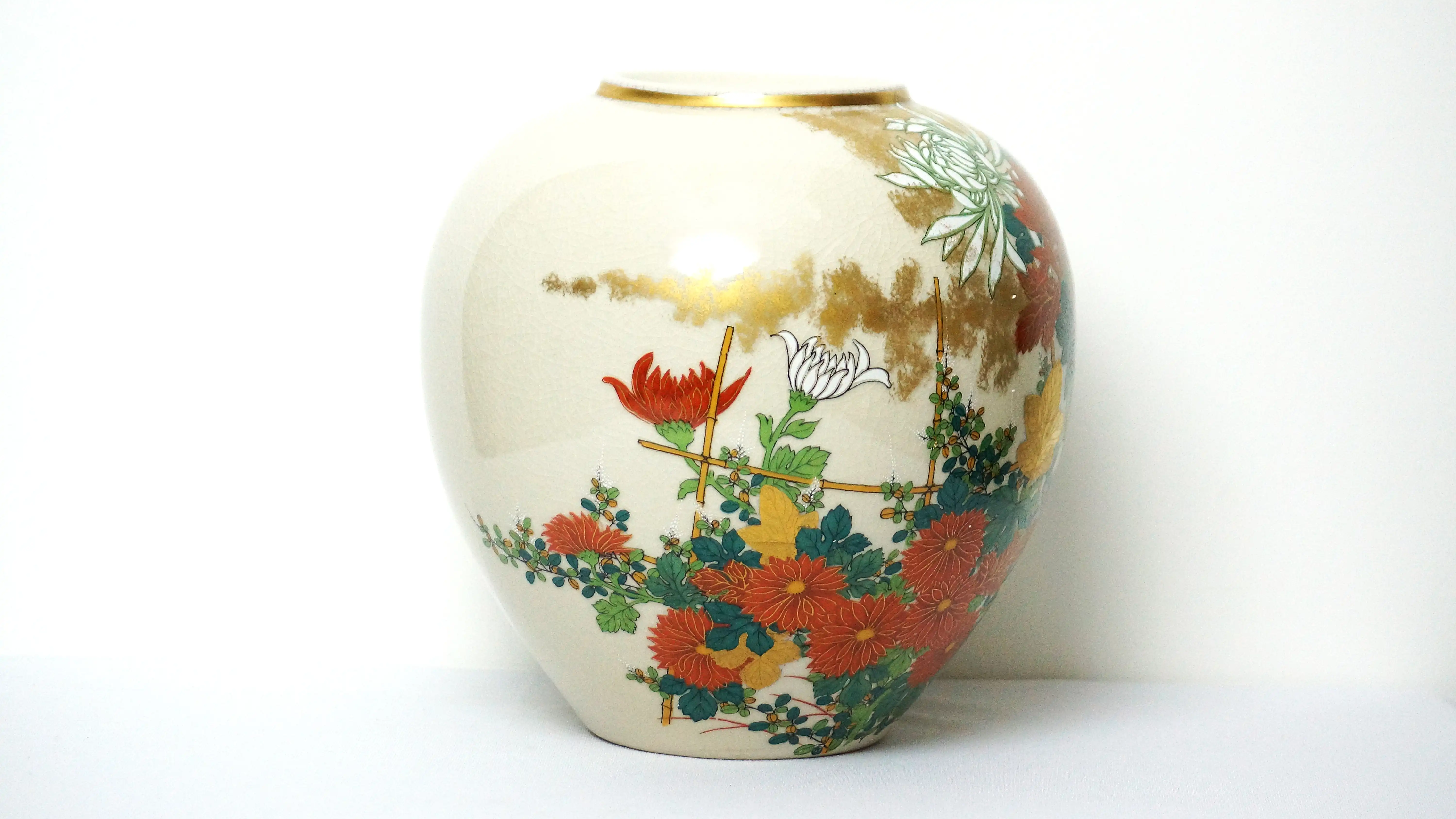  Bình gốm Satsuma Nhật Bản