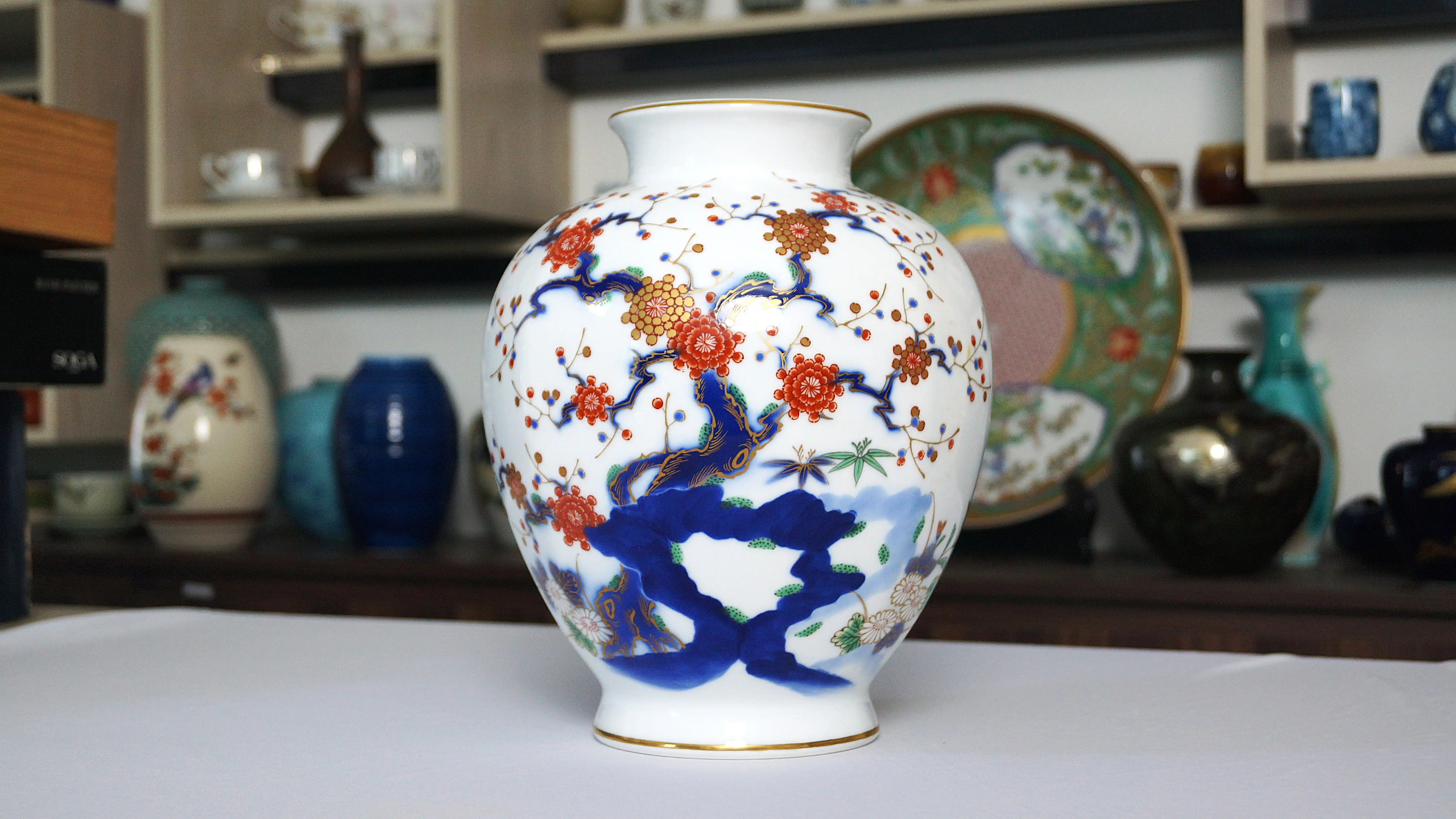 Bình sứ Fukagawa họa tiết hoa anh đào (Bình cao)