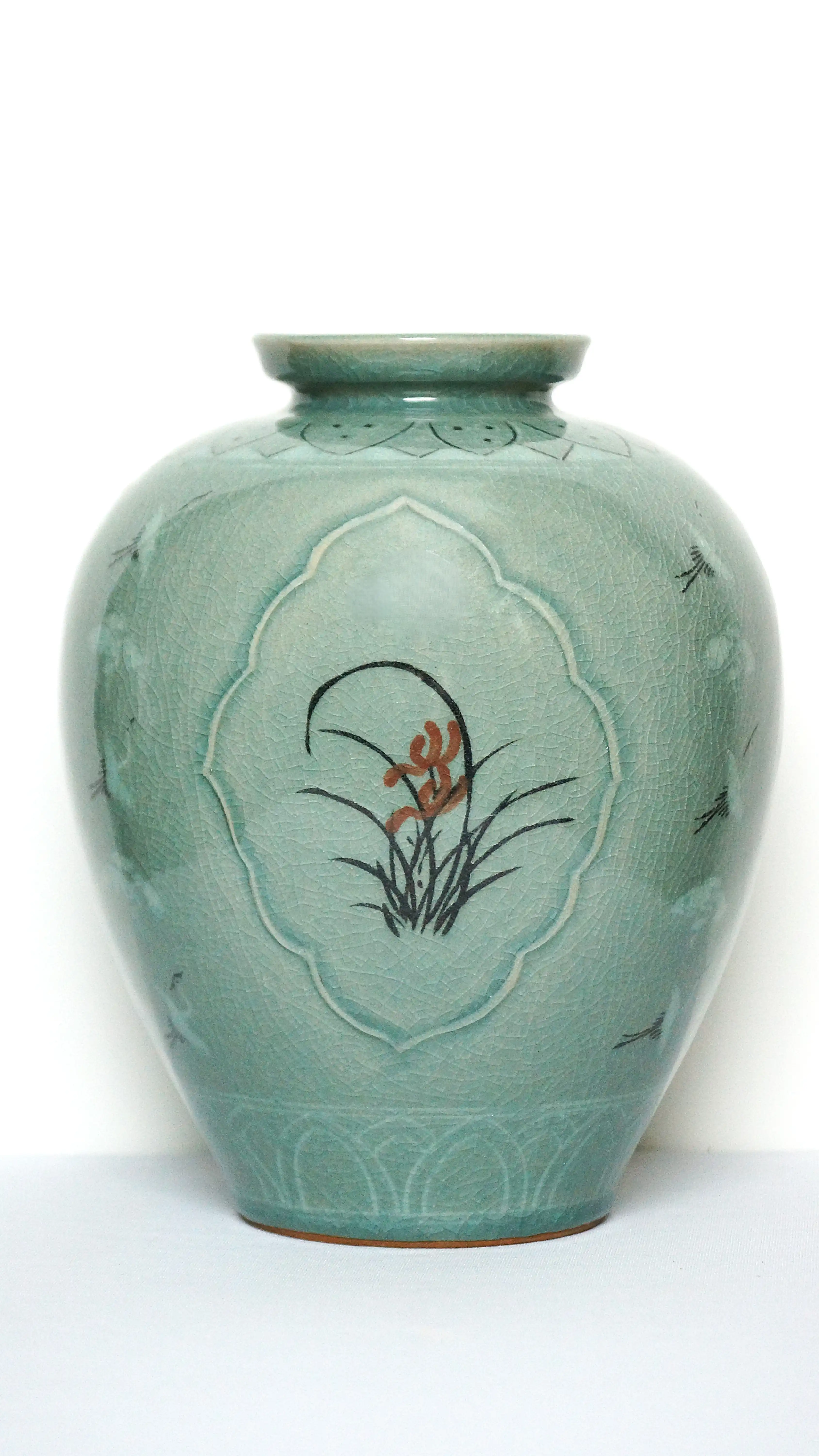 Bình gốm men ngọc (celedon)